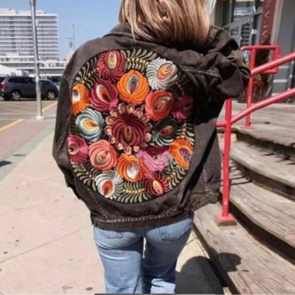 013 Boho Floral embroidered Distressed denim jean jacket - Picture 5 of 14